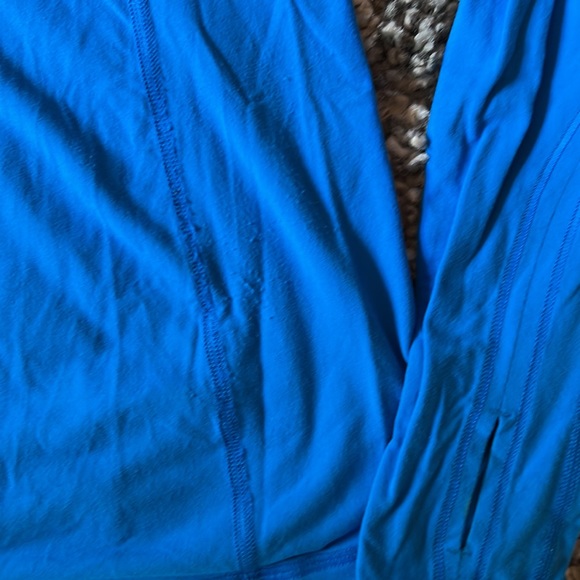 Luluemon turtleneck 6 - Picture 4 of 7